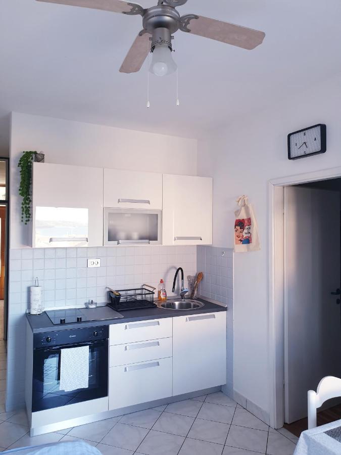 Sali Modern Seaview Apartment Bagian luar foto