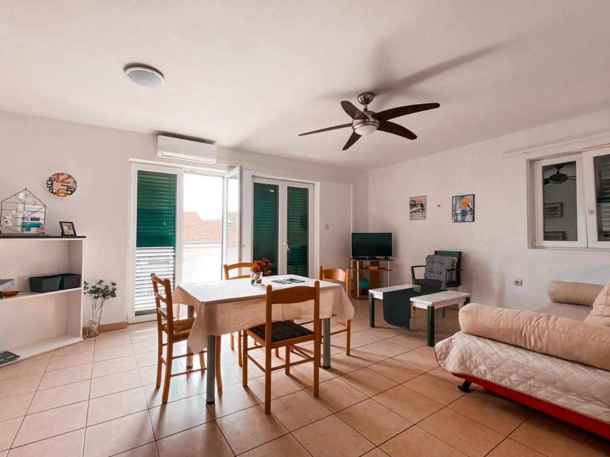 Sali Modern Seaview Apartment Bagian luar foto